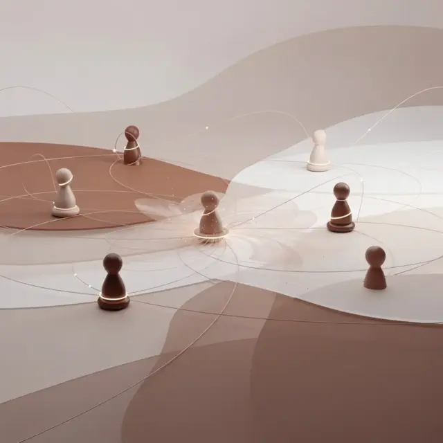 Sechs Holzfiguren sind kreisförmig auf einer glatten, abstrakten Fläche angeordnet und durch geschwungene Linien miteinander verbunden, was an ein Netzwerk oder eine Vernetzung erinnert. Die Szene vermittelt auf subtile Weise den Geist des Coachings, bei dem sich Einzelpersonen in einem harmonischen und vernetzten Umfeld gegenseitig in ihrer Entwicklung unterstützen. Die Farben sind sanfte Braun- und Beigetöne.